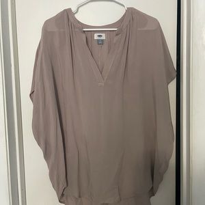 Old Navy, Size L  Preowned in excellent condition